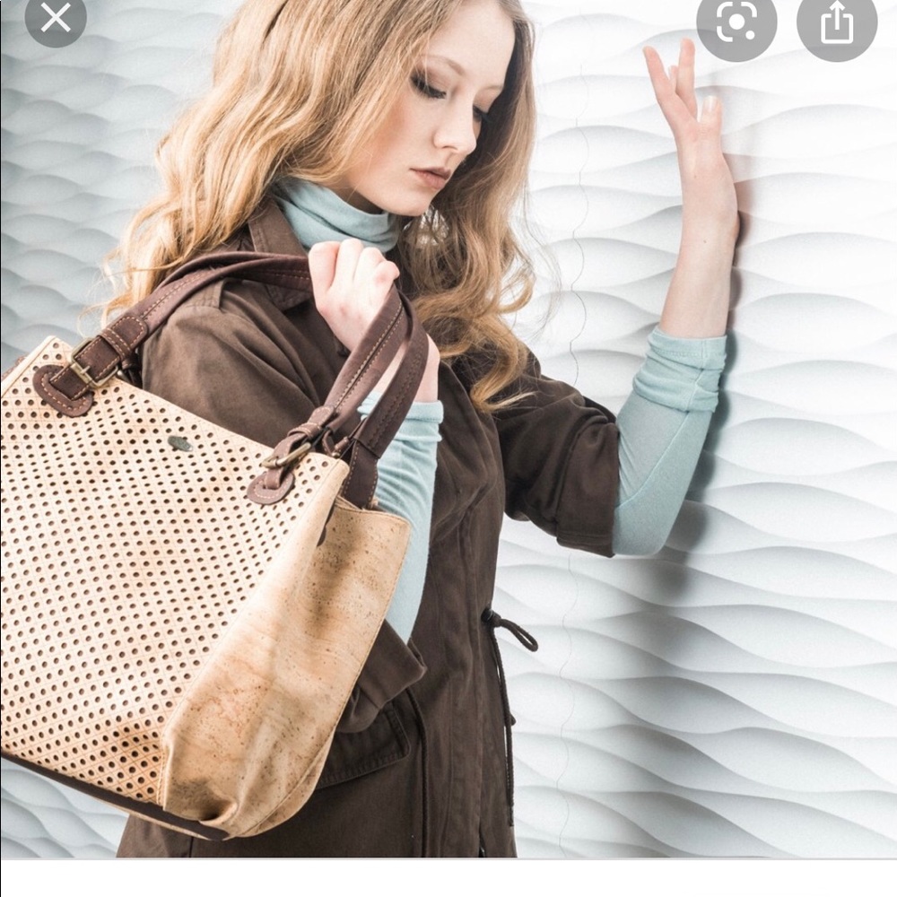 Eve cork bag